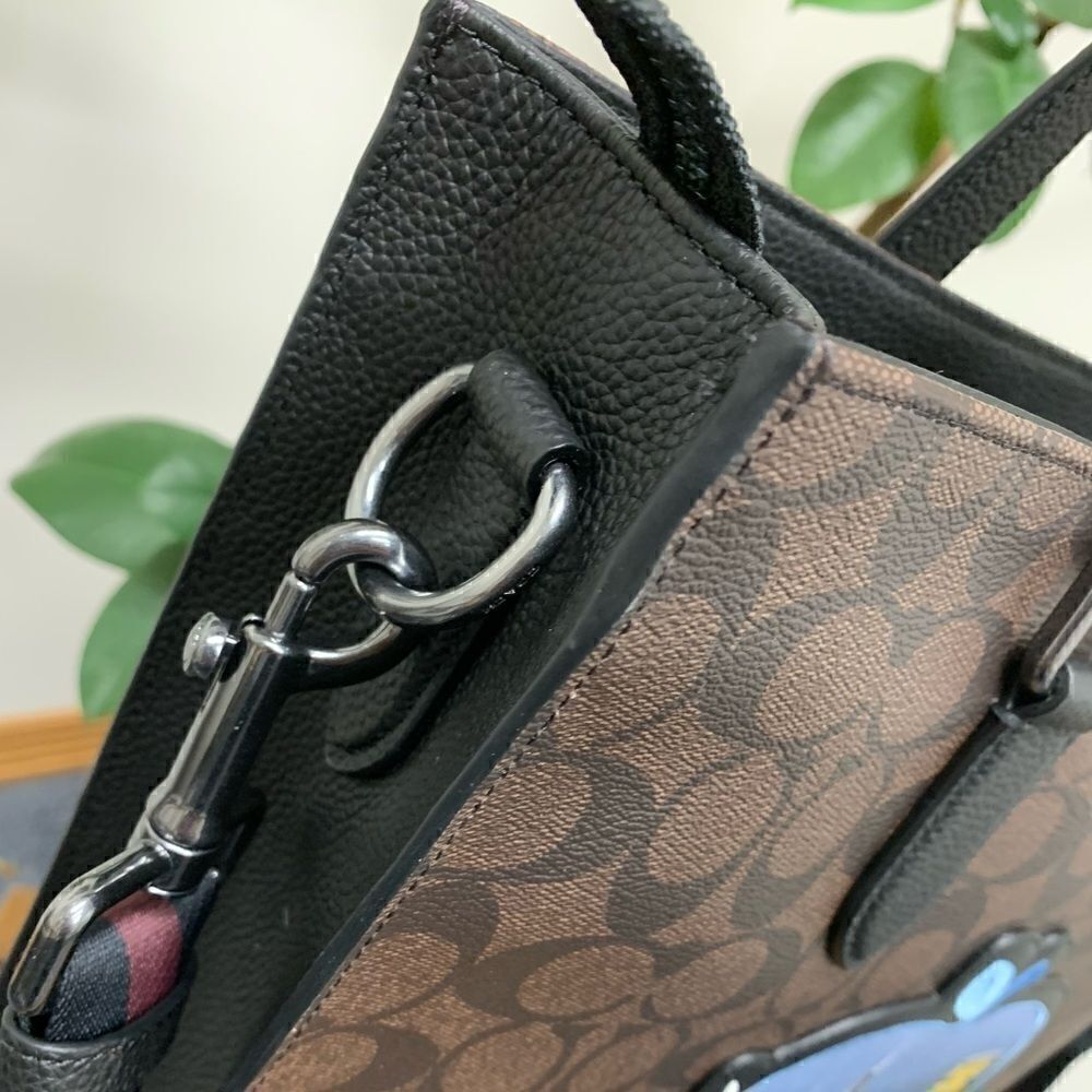 Coach Graham Structured Tote In Signature Canvas With Souvenir Patches - Picture 15 of 16